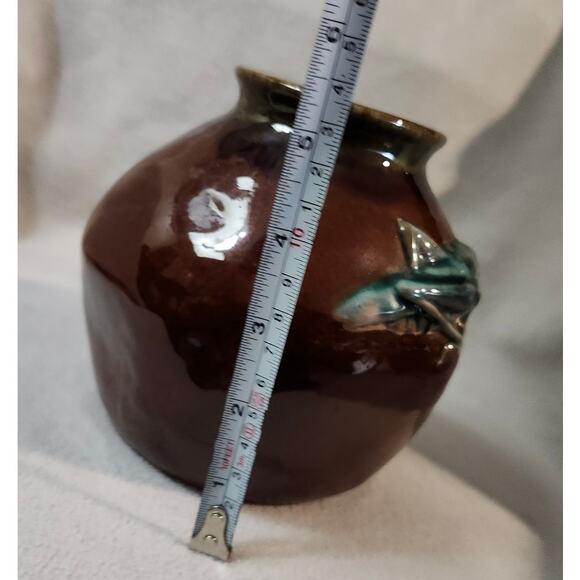 Brown Pottery Glazed Vase Jar Cricket 3d Emblem on Front Bug - Picture 7 of 8